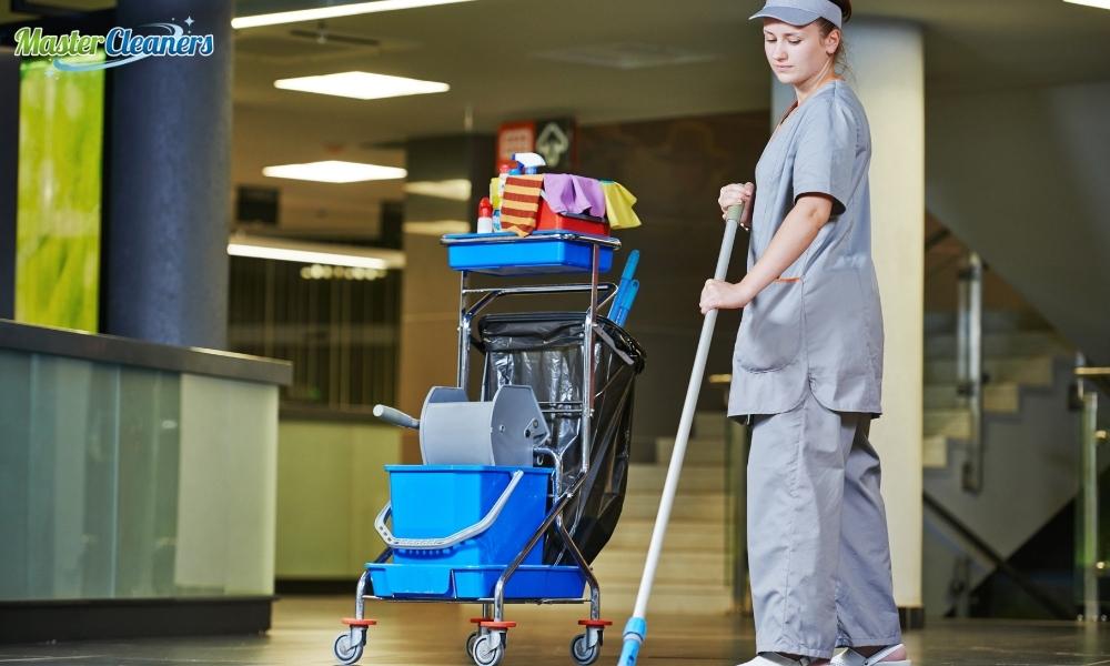 Do tenants have to pay for professional cleaning?