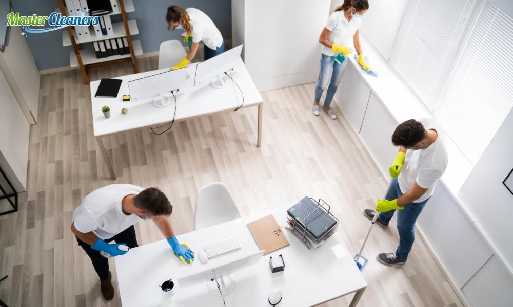 How long does it take a cleaner to clean a house?